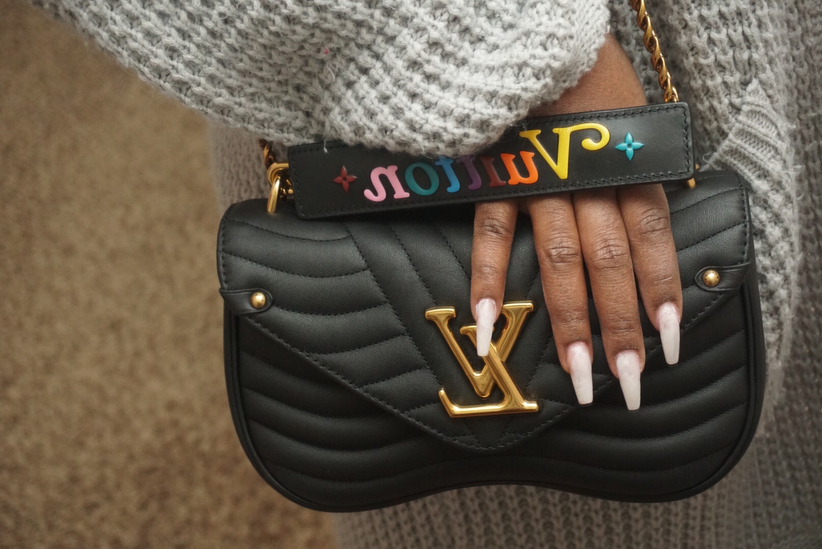 WHAT FITS IN MY LOUIS VUITTON NEW WAVE CHAIN BAG