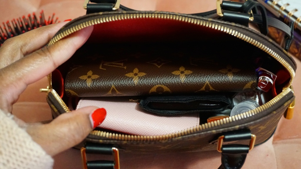 Battle of popular Louis Vuitton SLGs, Handbag Organization